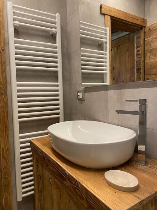 Incantevole Appartamento Stile Chalet Breuil Cervinia Екстериор снимка